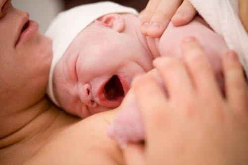 Comment le bébé vit-il l'accouchement ?