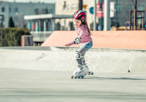 enfant qui fait du roller