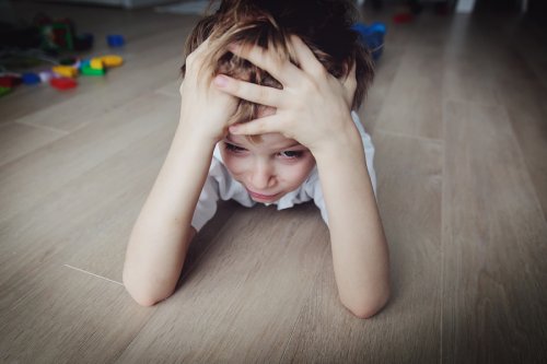 Le stress chez les enfants apparaît suite à la surcharge d'informations ou d'activités imposées par la société actuelle.