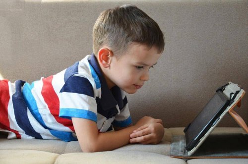 Est-il bon que les enfants utilisent une tablette ?