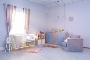 Une chambre de bébé aux couleurs pastel