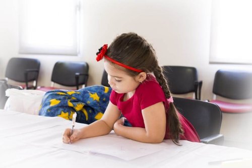 Les devoirs scolaires encouragent la mise en place de bonnes habitudes qui leur serviront à l'avenir.