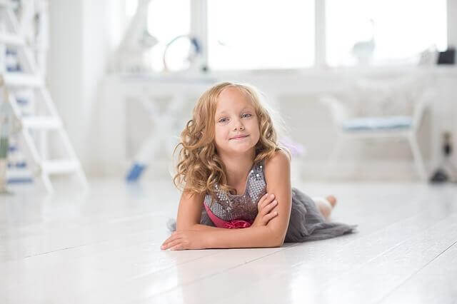 4 coiffures pour fillettes aux cheveux longs