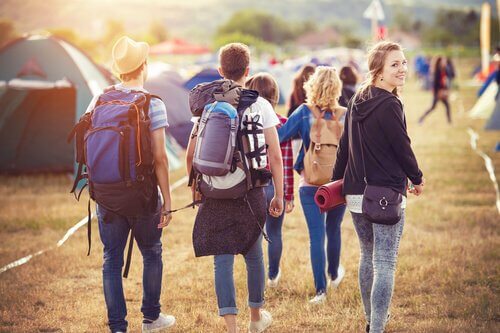 Les camps de vacances pour les adolescents sont d'excellents projets d'été.