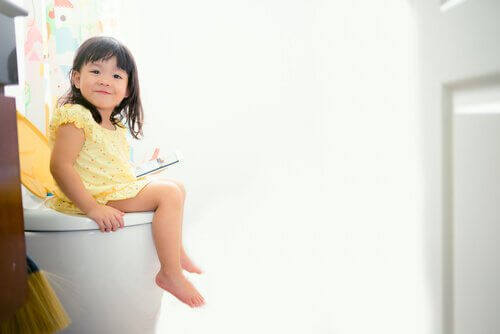 Les infections urinaires chez les jeunes filles sont plus courantes quand elles ont moins de quatre ans. 