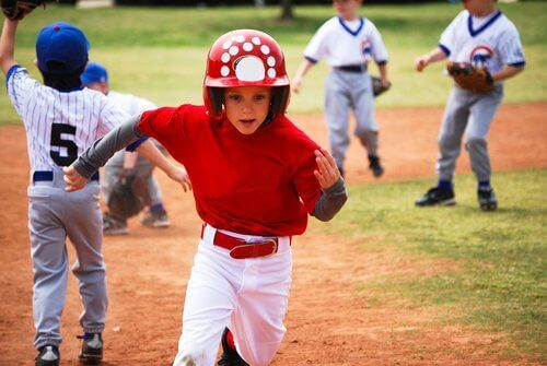 Beaucoup de parents se posent cette question : "pourquoi mon enfant se blesse continuellement en faisant du sport?"