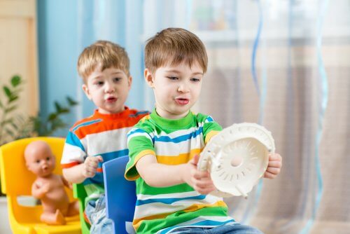 Le théâtre dans la salle de classe des enfants