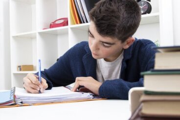 Les moyens mnémotechniques pour apprendre au collège