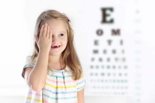 L’œil paresseux chez les enfants : causes et symptômes