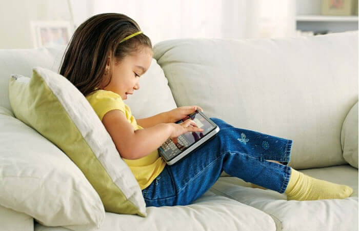 le sédentarisme chez les enfants s'explique entre autres par le temps passé devant des écrans