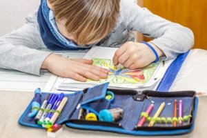 Comment se développe la latéralité chez l'enfant ?