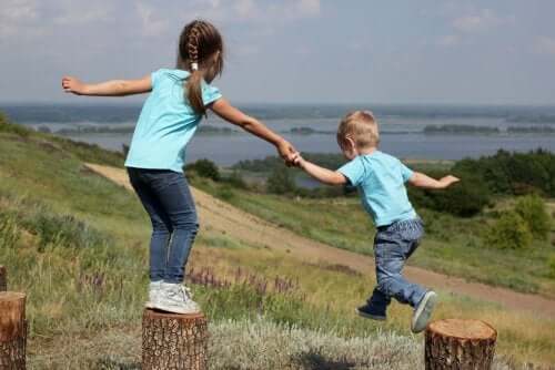 Rivalité et affection entre frères et soeurs