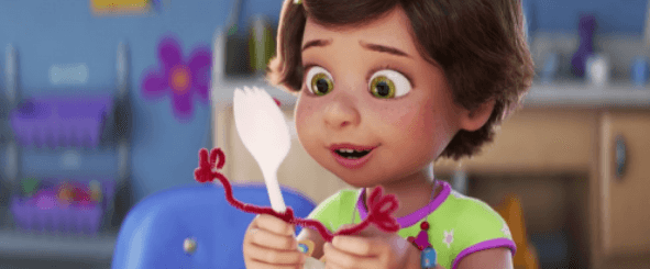 Petite fille et une fourchette du film d'animation Toy Story 4