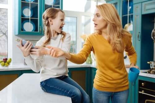 Les parents ont-ils le droit de consulter les réseaux sociaux de leurs enfants sans leur consentement ?