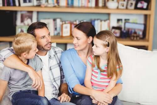 famille discutant