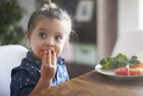 Comment aider les enfants à bien manger ?