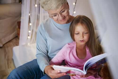 lire avec ses grands parents