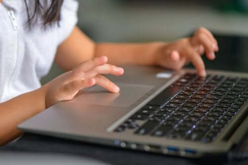 Comment les enfants doivent-ils utiliser la technologie ?