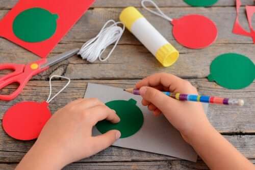 Activité pour fabriquer des boules de Noël