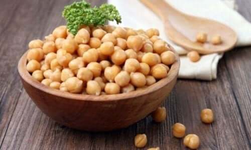 Un plat de pois chiches