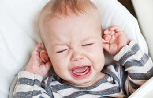 douleurs des oreilles chez les enfants