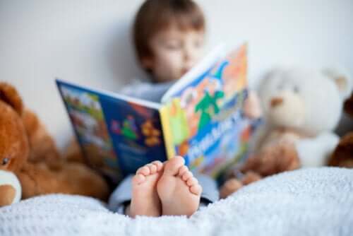 Un enfant qui lit