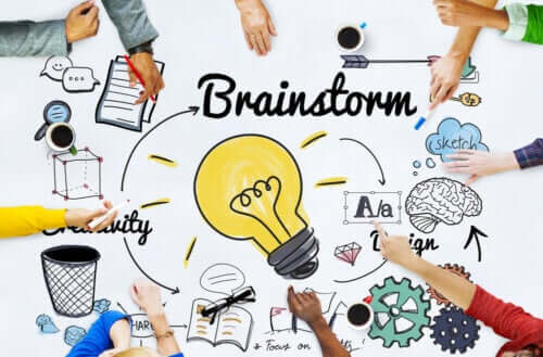 Le brainstorming pour réaliser des travaux de groupe