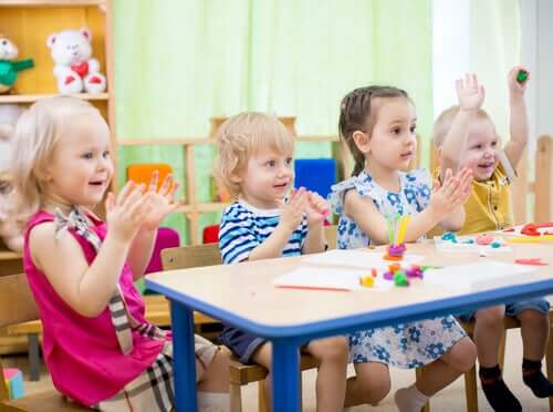 Des bébés à la crèche.