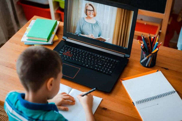 Comment la technologie nous aide-t-elle pendant la quarantaine ?
