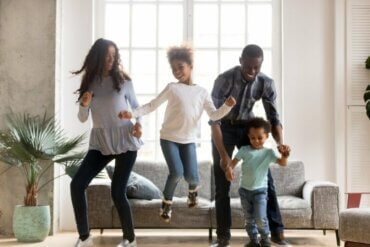 Enfants, énergie et plaisir : exercices et danses pour le confinement