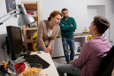 Comment intervenir dans les conflits avec les adolescents pendant le confinement