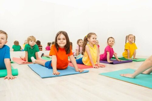 Cinq postures de yoga pour les enfants