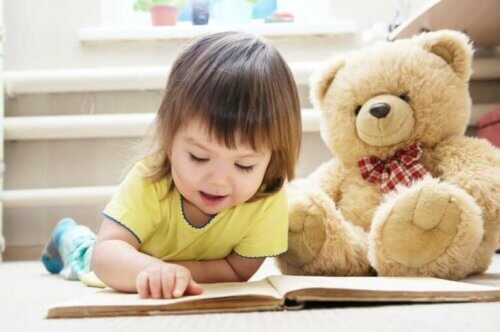 Les bénéfices émotionnels des peluches sur les enfants