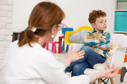 La crise d'adolescence infantile chez les enfants de 6 ans