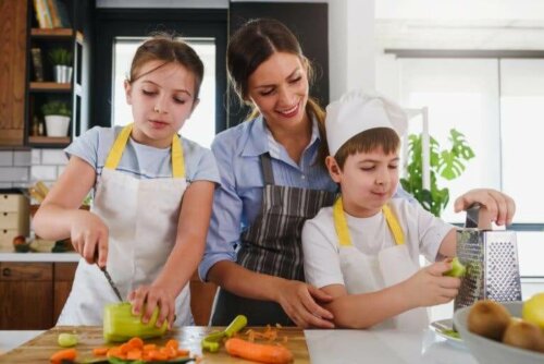 Les compétences qu'acquiert votre enfant en cuisinant en famille