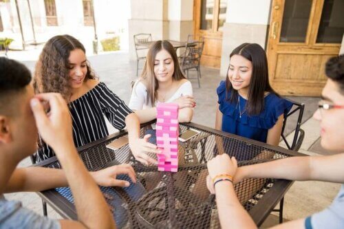 Les bénéfices des jeux à l'adolescence