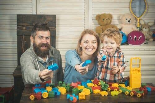 Une famille jouant aux Legos.