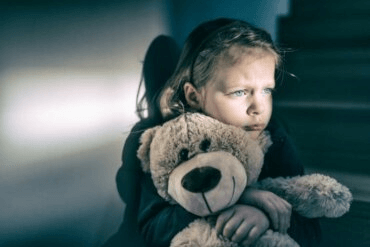 5 signes de carence affective chez les enfants