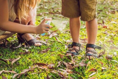 Les Piqures De Moustiques Chez Les Enfants Que Faire Etre Parents