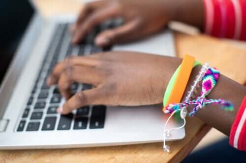 La consommation de pornographie chez les adolescents