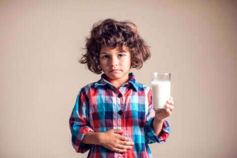 Un enfant allergique aux protéines de lait.