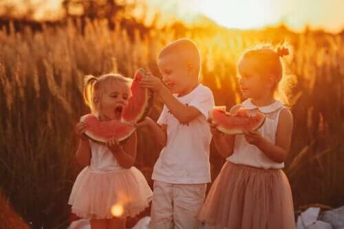 Régime hydratant pour les enfants en été