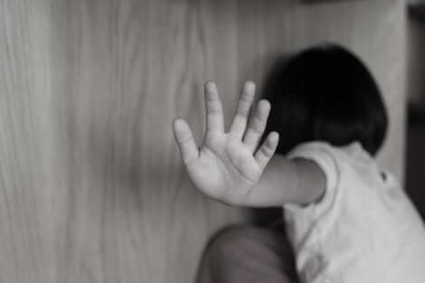 Une victime d'abus sexuel infantile.