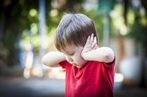 Un enfant autiste.