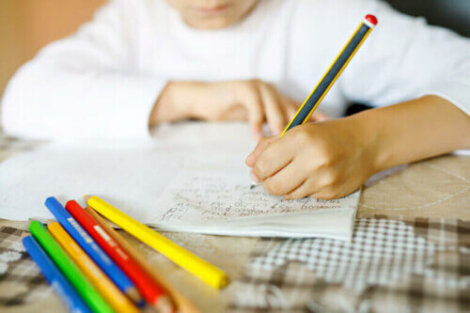 Pourquoi est-il bon que vos enfants apprennent à écrire à la main ?