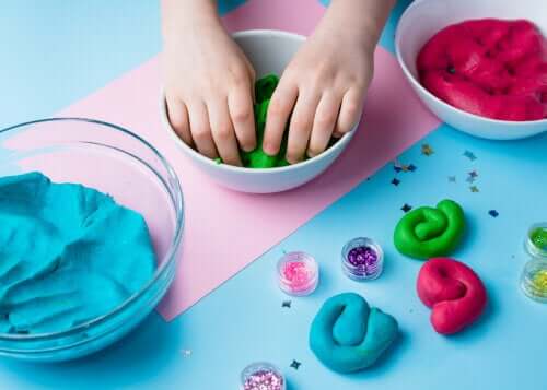 Recettes pour faire de la pâte à modeler à la maison