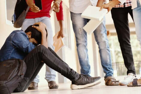 Un adolescent victime de bullying.