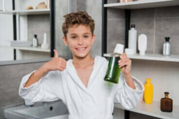 Le bain de bouche pour enfants : tout ce que vous devez savoir