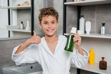 Le bain de bouche pour enfants : tout ce que vous devez savoir