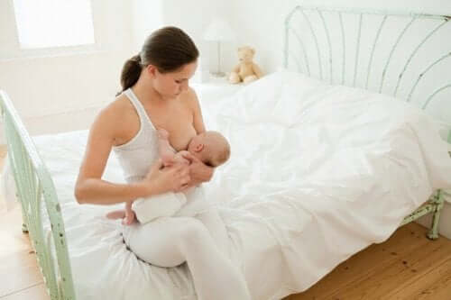 Combien de temps doit dormir le bébé avant de se nourrir ?